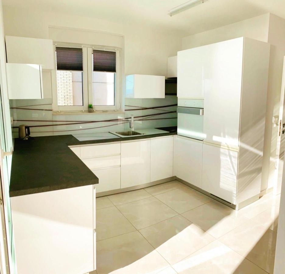 Ferienwohnung Luxury App Anna Crikvenica Exterior foto