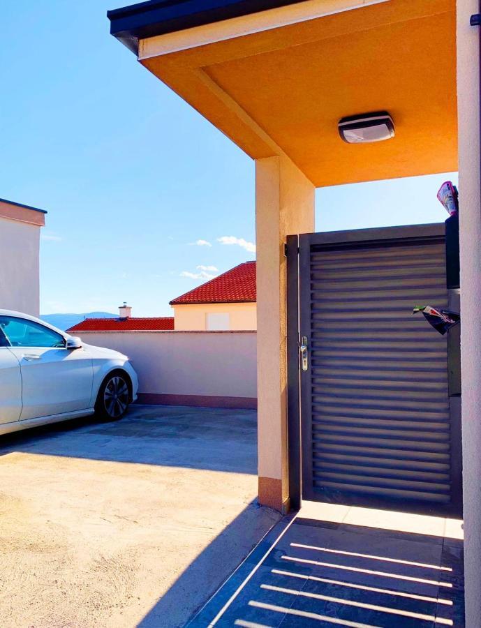 Ferienwohnung Luxury App Anna Crikvenica Exterior foto